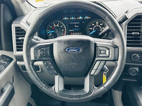 Used 2016 Ford F150 XLT w/ Equipment Group 302A Luxury image 11