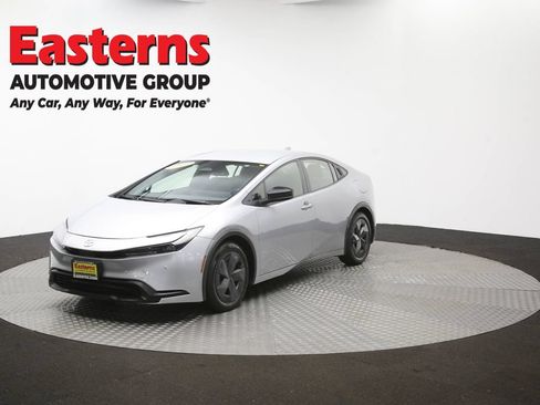 Used 2025 Toyota Prius LE FWD image 53