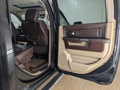 Used 2015 RAM 1500 Laramie Longhorn image 16