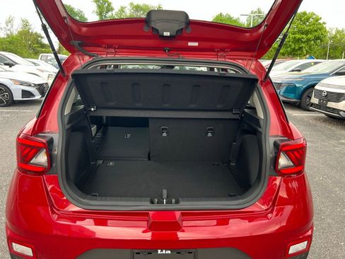 Used 2023 Hyundai Venue SEL FWD image 20