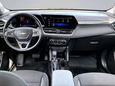Used 2024 Chevrolet TrailBlazer LT w/ Convenience Package AWD/4WD image 17