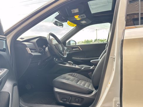 Used 2022 Mitsubishi Outlander SEL Black Edition FWD image 9