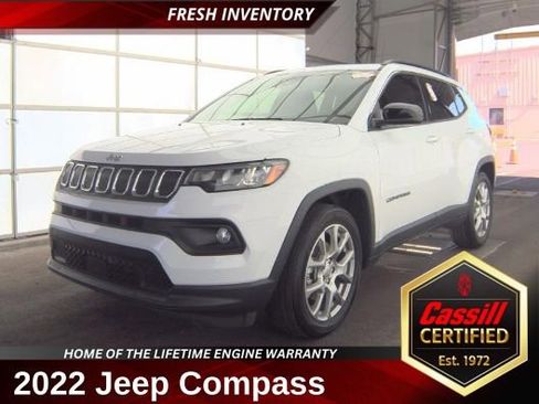 Used 2022 Jeep Compass Latitude w/ Sun and Sound Group AWD/4WD image 1