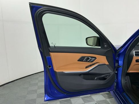 Certified 2025 BMW 330i Sedan w/ M Sport Package RWD image 19