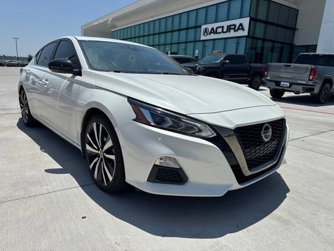 Used 2021 Nissan Altima 2.5 SR w/ SR Premium Package FWD image 1