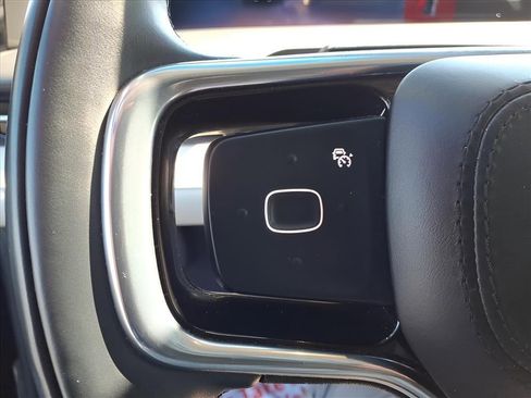 Used 2024 Lincoln Nautilus Premier image 19