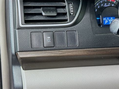 Used 2015 Toyota Camry LE FWD image 11