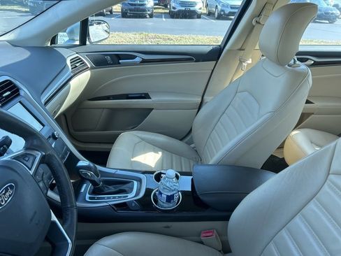 Used 2014 Ford Fusion SE w/ Equipment Group 502A image 8