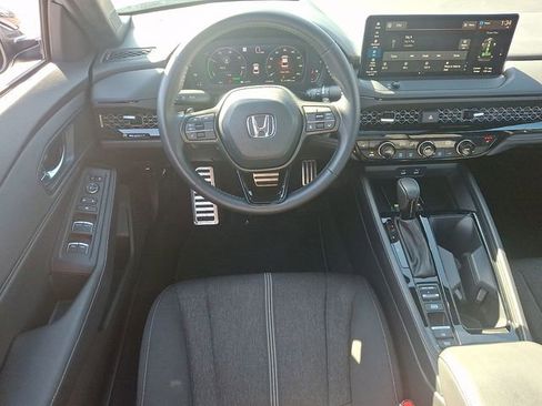 Used 2025 Honda Accord Sport image 11