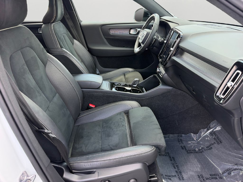 Used 2020 Volvo XC40 T5 R-Design w/ Protection Package Premier AWD/4WD image 8