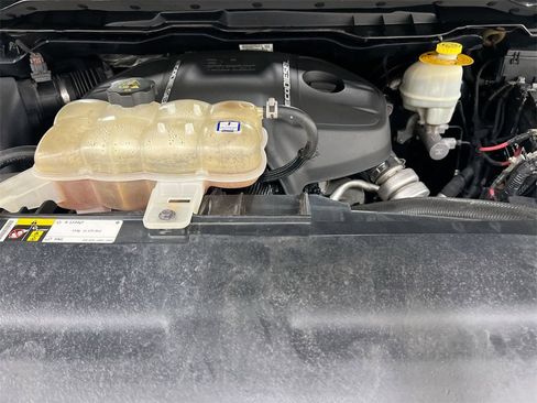 Used 2016 RAM 1500 Classic SLT w/ SLT Plus D￩cor Group image 24