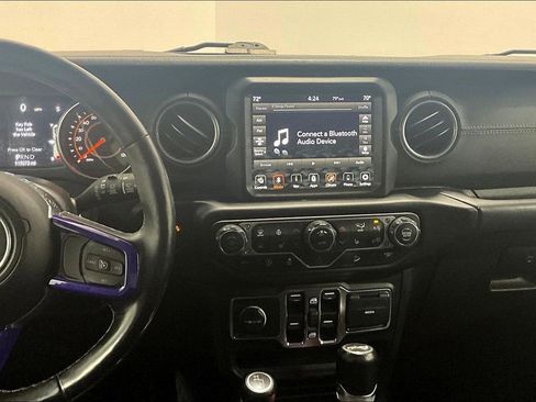 Used 2020 Jeep Wrangler Unlimited Sahara AWD/4WD image 6