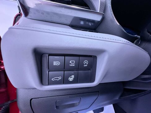 Used 2025 Toyota Highlander Platinum AWD/4WD image 16