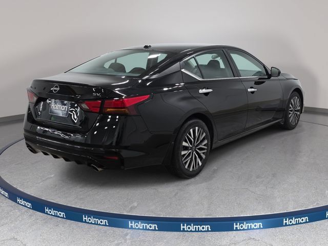 Used 2024 Nissan Altima 2.5 SV w/ SV Premium Package FWD image 6