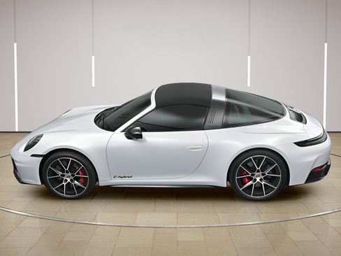 Certified 2025 Porsche 911 Targa 4 GTS AWD/4WD image 38