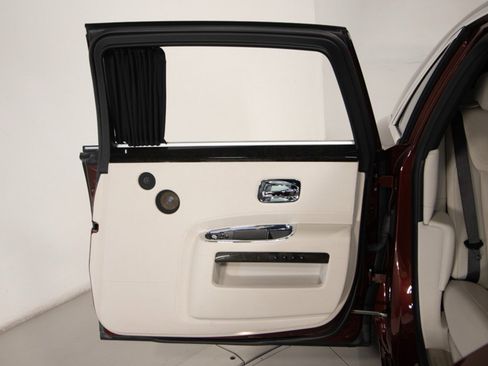 Used 2015 Rolls-Royce Ghost Extended Wheelbase image 68