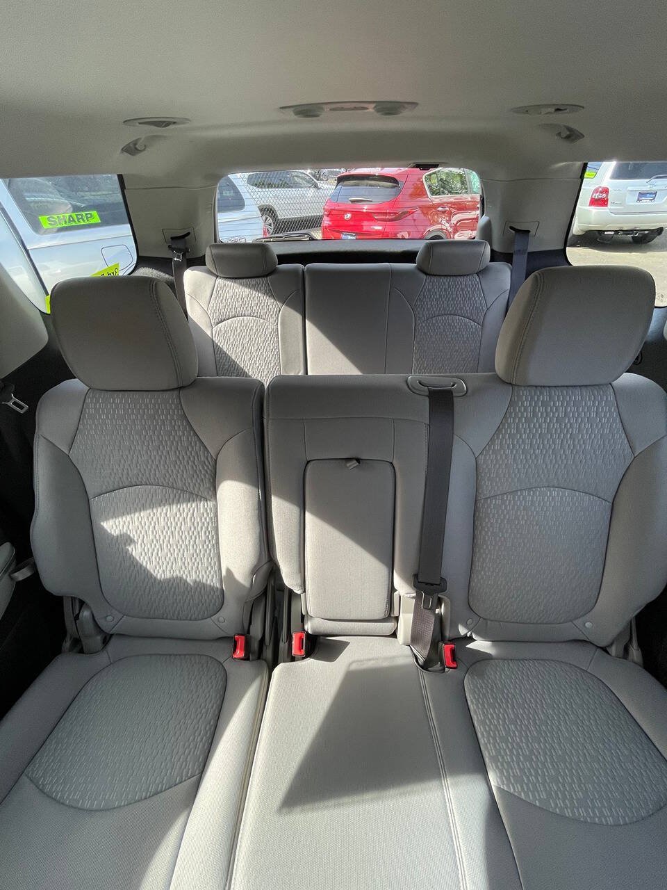 Used 2011 GMC Acadia SLE AWD/4WD image 34