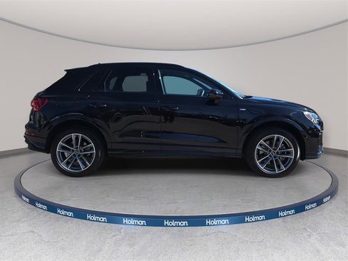 Certified 2025 Audi Q3 2.0T Premium w/ Convenience Package image 4