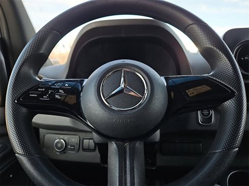 Used 2025 Mercedes-Benz Sprinter 2500 image 30
