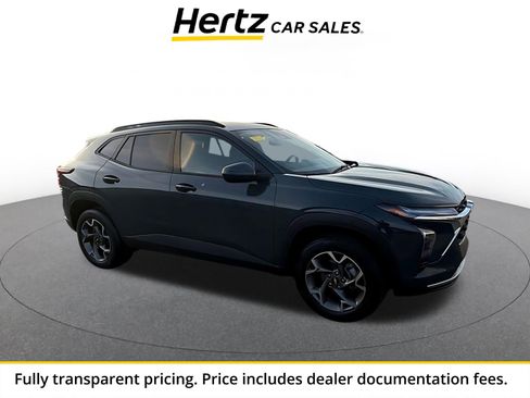 Used 2025 Chevrolet Trax LT w/ LT Convenience Package FWD image 1