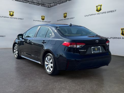 Used 2021 Toyota Corolla LE FWD image 3