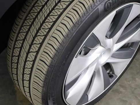 Used 2024 Tesla Model Y Long Range RWD image 38