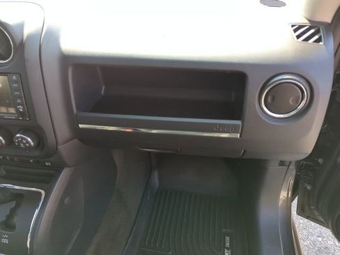 Used 2016 Jeep Patriot High Altitude FWD image 26