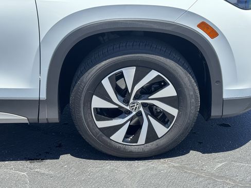 Used 2025 Volkswagen Tiguan S FWD image 13