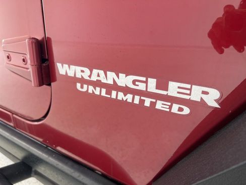 Used 2012 Jeep Wrangler Unlimited Rubicon w/ Connectivity Group image 24