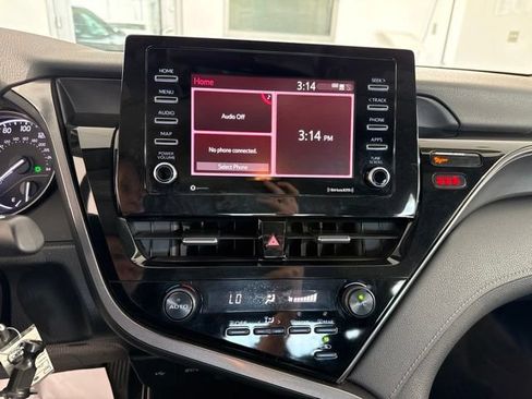 Used 2021 Toyota Camry SE FWD image 22