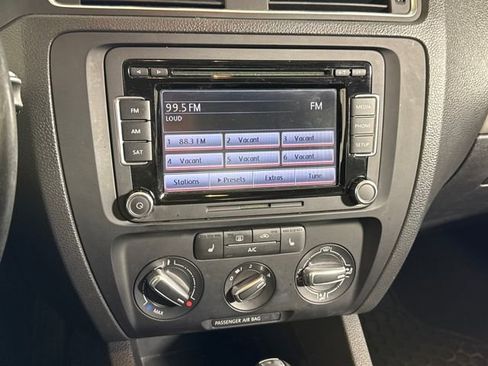 Used 2014 Volkswagen Jetta SE image 22