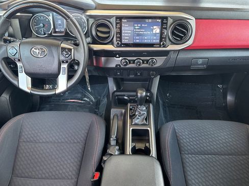 Used 2022 Toyota Tacoma SR5 RWD image 16