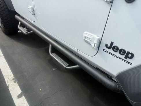 Used 2020 Jeep Gladiator Sport w/ Quick Order Package 24S image 11