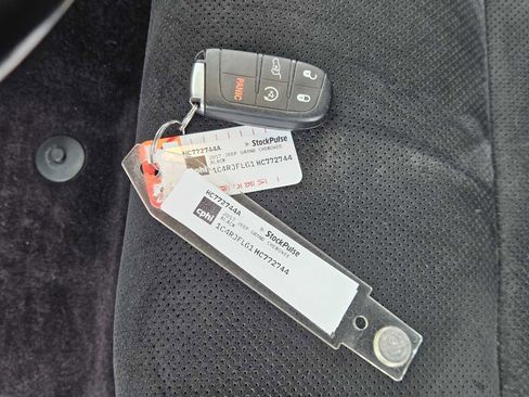 Used 2017 Jeep Grand Cherokee Trailhawk w/ Trailhawk Luxury Group image 31