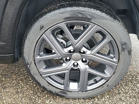 Used 2024 Jeep Compass Limited w/ High Altitude Package image 5