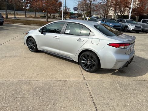 New 2026 Toyota Corolla SE image 3