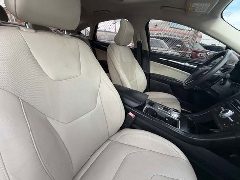 Used 2018 Ford Fusion Titanium AWD/4WD image 25