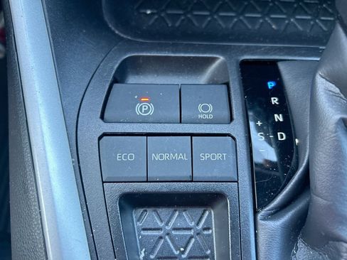 Certified 2024 Toyota RAV4 LE FWD image 32