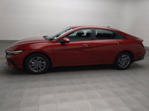 Used 2024 Hyundai Elantra Blue FWD image 2