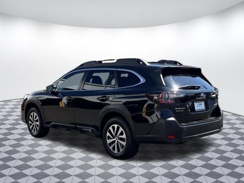 Used 2023 Subaru Outback Premium AWD/4WD image 6