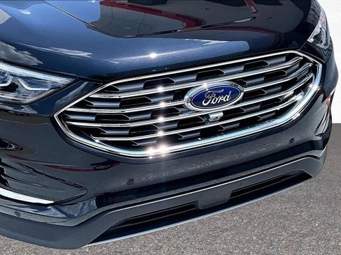 Used 2019 Ford Edge Titanium w/ Equipment Group 301A AWD/4WD image 31