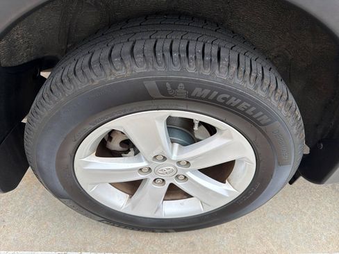 Used 2013 Toyota RAV4 XLE FWD image 38