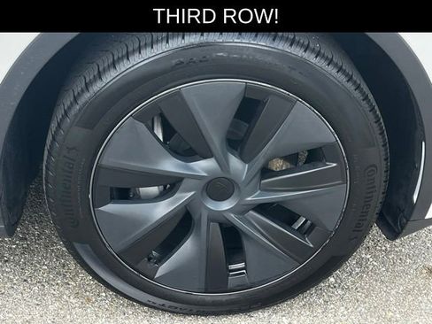 Used 2024 Tesla Model Y Long Range AWD/4WD image 30