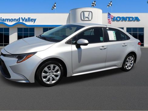 Used 2023 Toyota Corolla LE FWD image 3