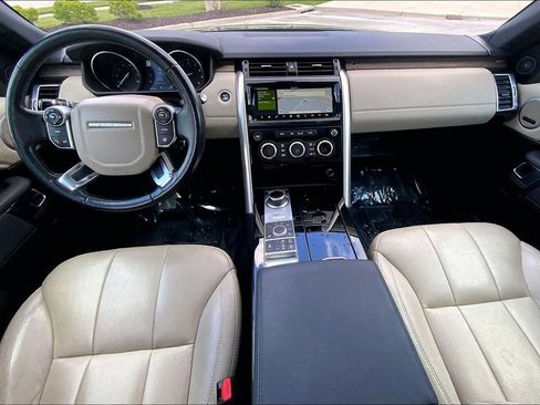 Used 2017 Land Rover Discovery HSE AWD/4WD image 13