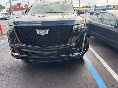 Used 2023 Cadillac Escalade ESV Sport w/ LPO, ONYX Package image 6