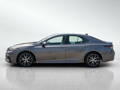 Used 2024 Toyota Camry SE w/ Cold Weather Package AWD/4WD image 2
