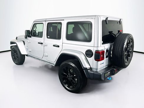 Used 2024 Jeep Wrangler Unlimited Sahara AWD/4WD image 5