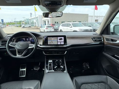 Used 2024 Volkswagen Atlas SEL Premium R-Line AWD/4WD image 10
