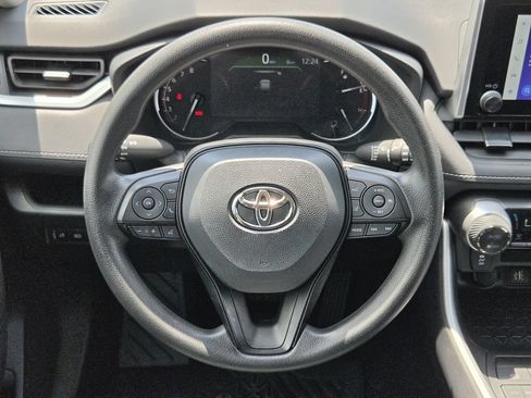 Used 2025 Toyota RAV4 XLE FWD image 15